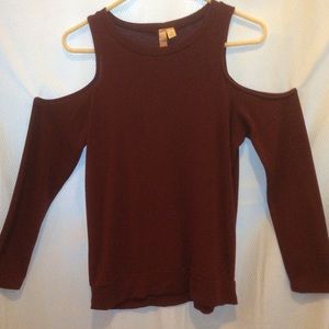 Alya Cold Shoulder Top